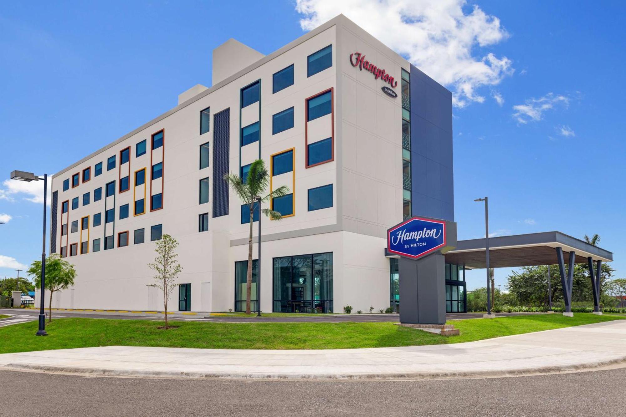 Hampton By Hilton Guanacaste Airport Hotel Либерия Екстериор снимка